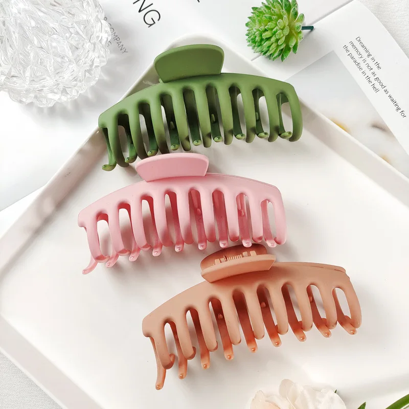 2022 Korean Solid Big Hair Claws Elegant Frosted Acrylic Hair Clips Hairpins Barrette Headwear for Women Girls Hair Accessories hair bow for ladies