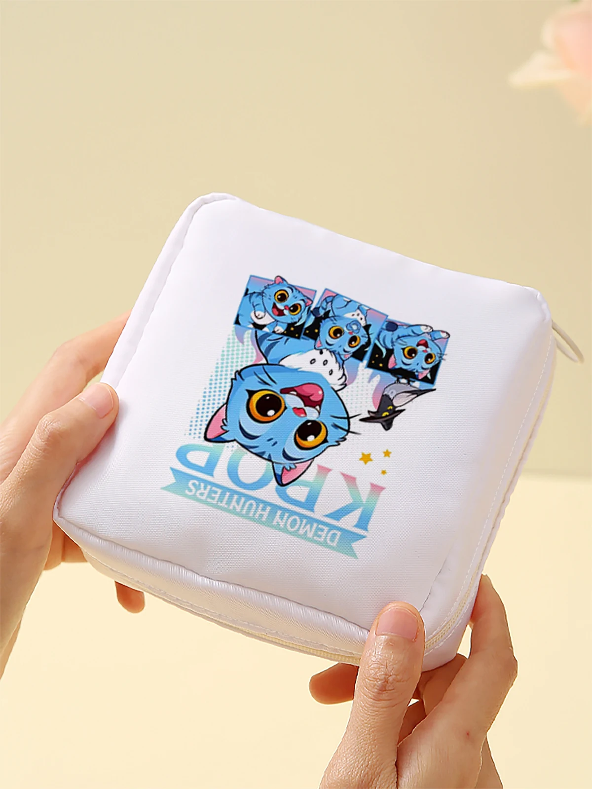 Cartoon pattern printed sanitary napkin storage bag, women's lightweight tissue bag, sanitary tissue bag