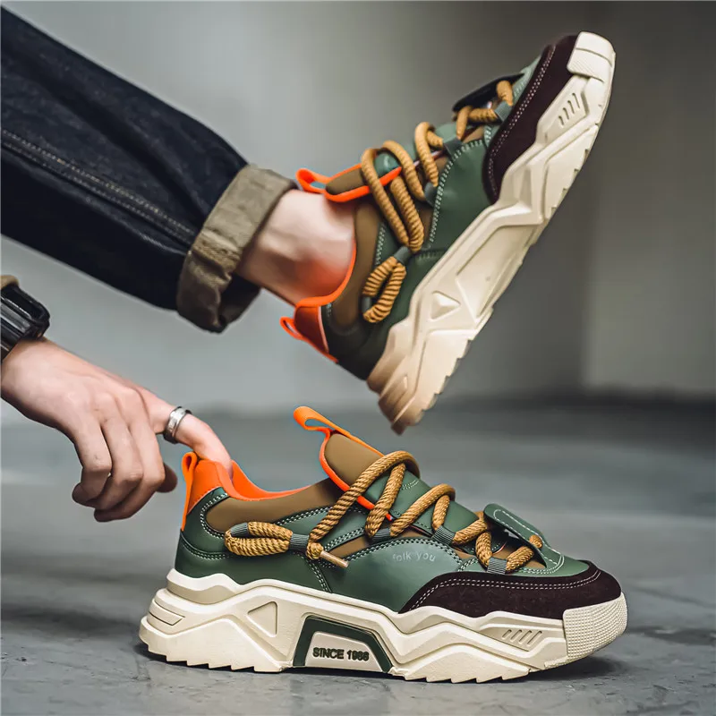 Scarpe da ginnastica casual da uomo nuove 2025 Scarpe da skateboard basse versatili alla moda primaverile per uomo adatte per gli sport all'aria aperta