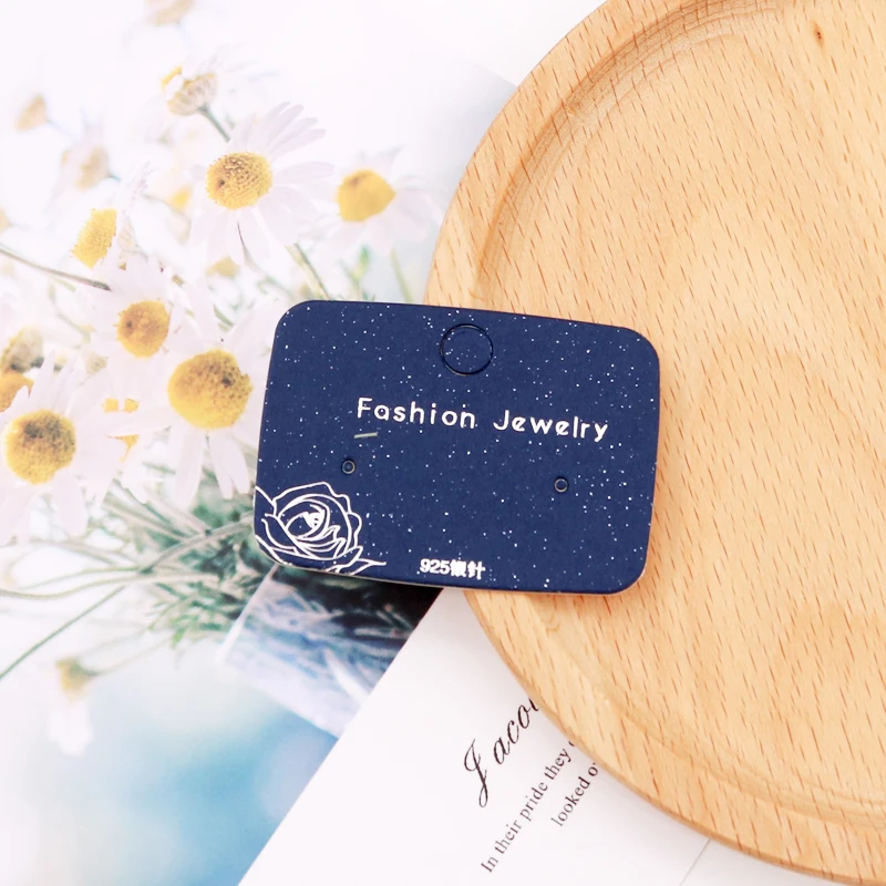 

5,4x3,9 см модные ювелирные изделия серьги упаковочная карточка 100 шт. черный синий дисплей картон маленькие гвоздики серьги стоячие карты на заказ