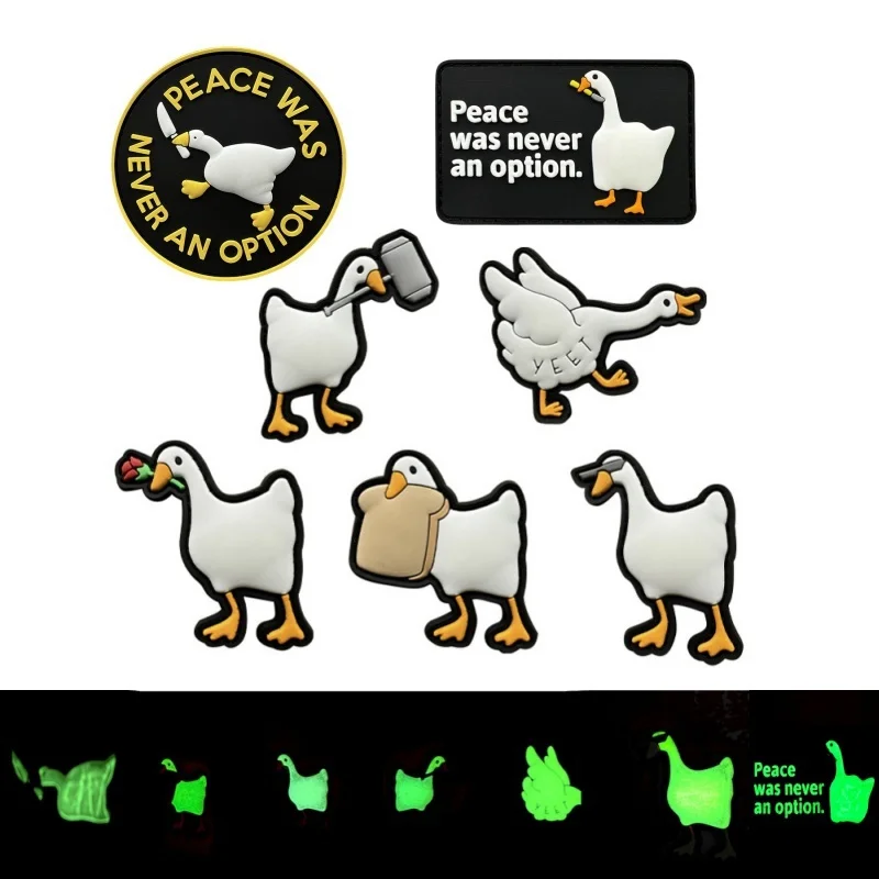 Cartoon weiße Gans leuchtende PVC-Patches taktische Moral Abzeichen Frieden war nie eine Option Text Emblem Rucksack Hook & Loop Aufkleber