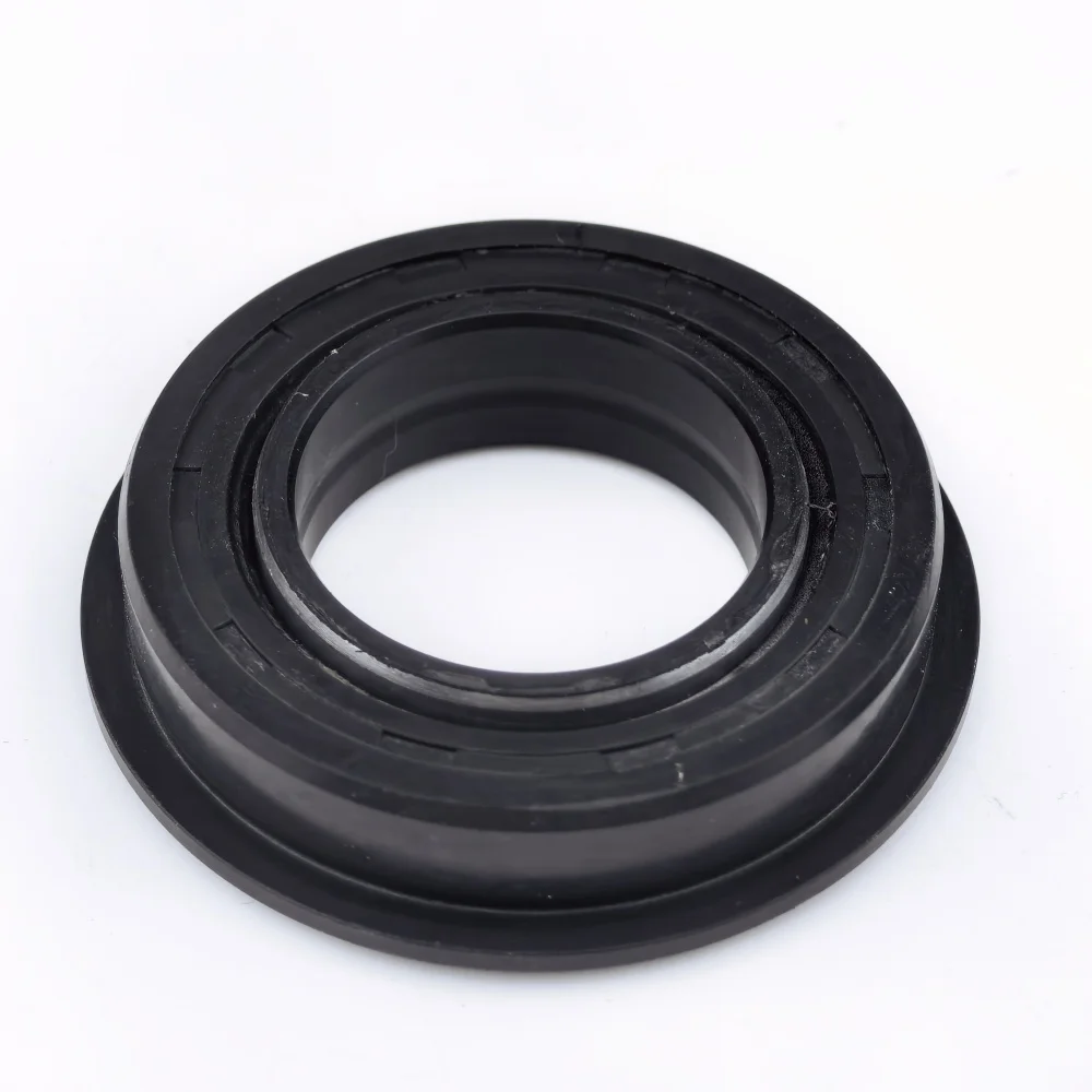 Tractor shaft oil seal QLF AQ8667P NBR 70*95/102*11.5/21.5mm agricultural machinery accessory seal
