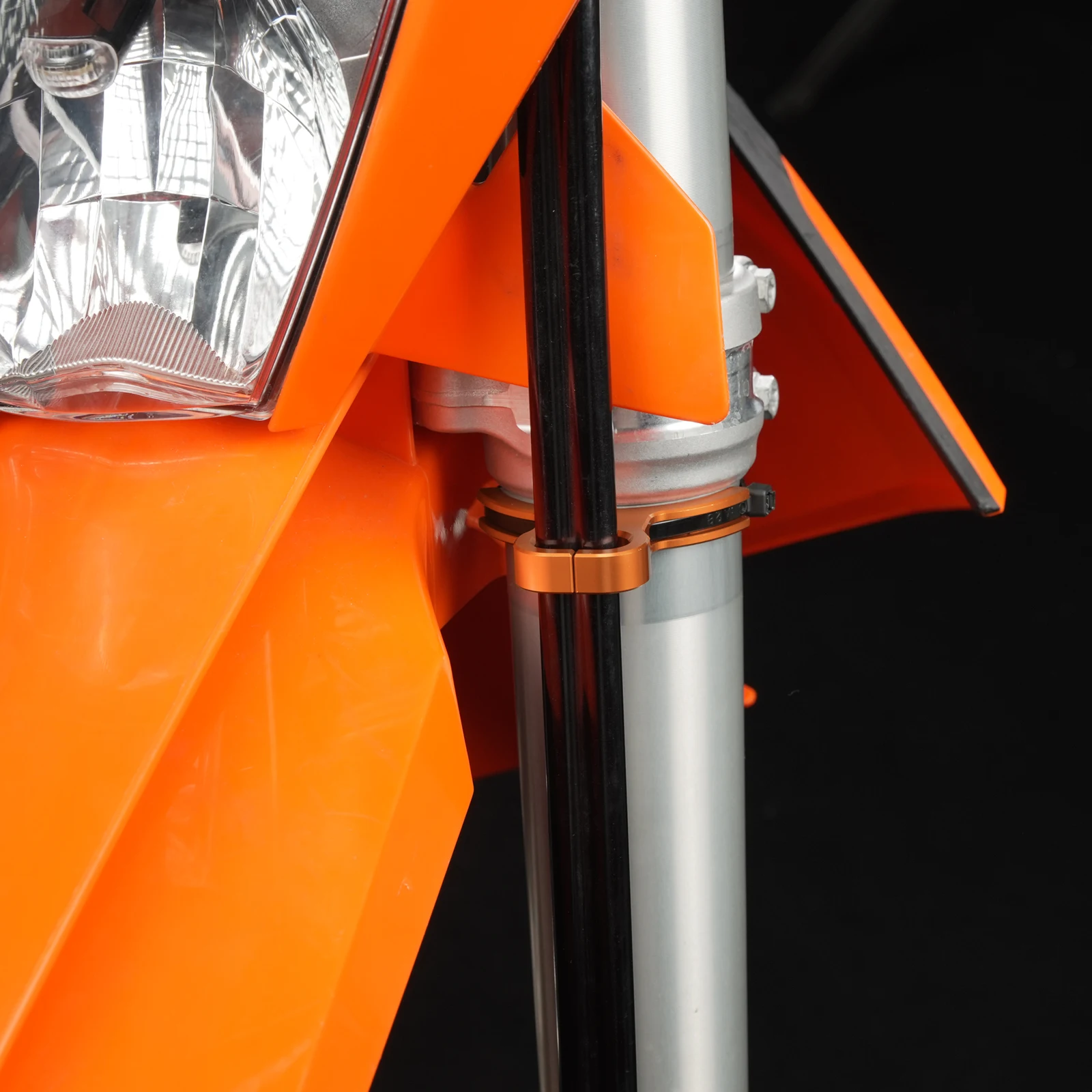 Für KTM 690 Enduro R690 SMC SMCR 2008-2026 Vorderradbremsschlauch Leitungsführung Klemmhalter für KTM 790 890 Adventure R SMT 2021-2026 – Detail 11