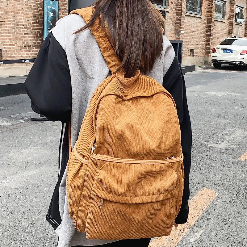 TeeYee Damen Rucksack Aus Cord - Niedlicher Schulrucksack Mit Verstellbaren Trägern Und Charme-Accessoires