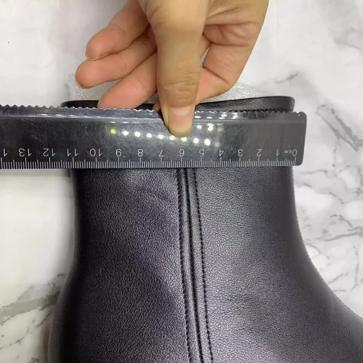 Vintage schwarze Lederstiefel Winter Frau 2025, Pelzstiefel, modische spitze Zehenschuhe, Damen-Reißverschluss, Plateaustiefel, weiblich – Detail 4