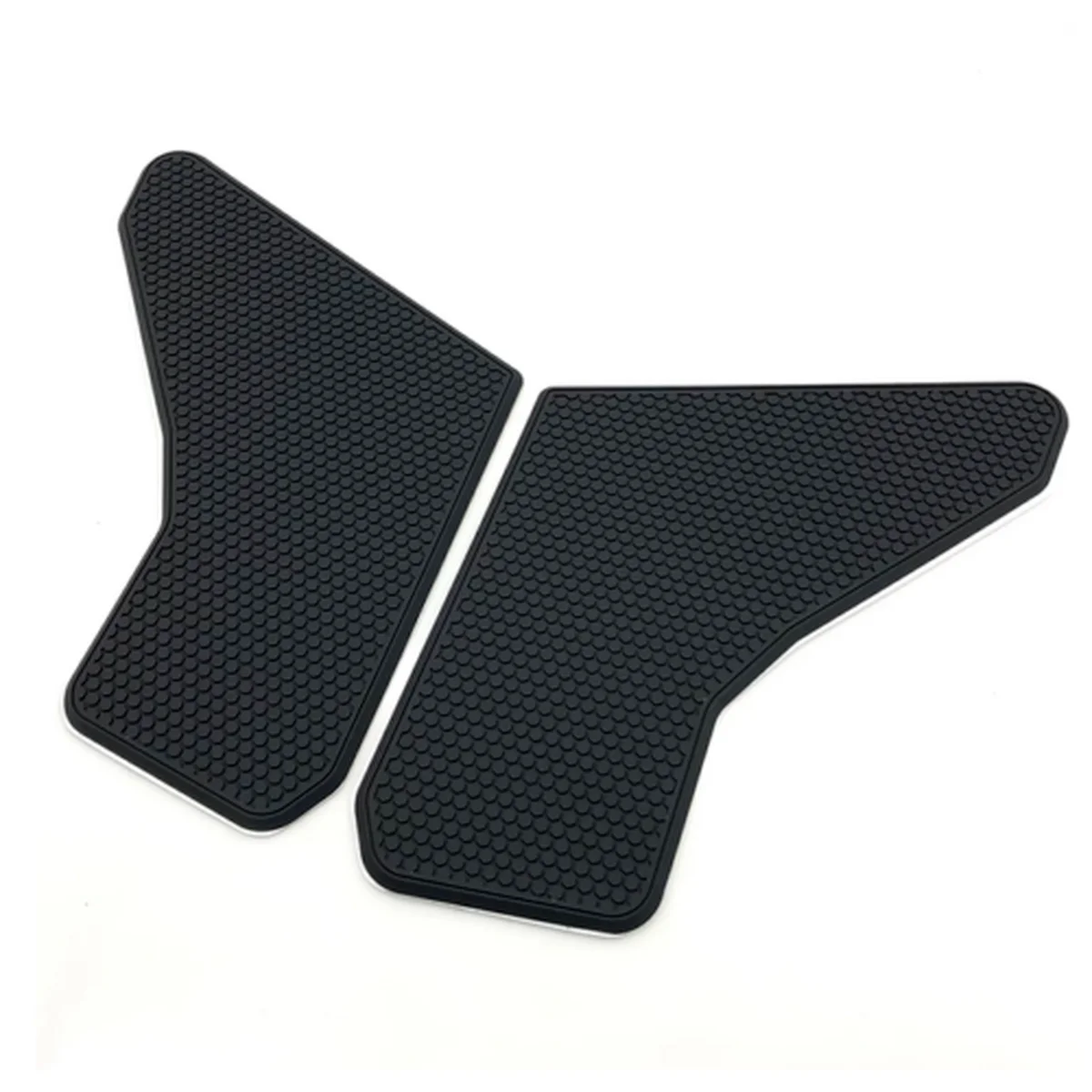 Рисунок 2 - Противоскользящая наклейка на бензобак