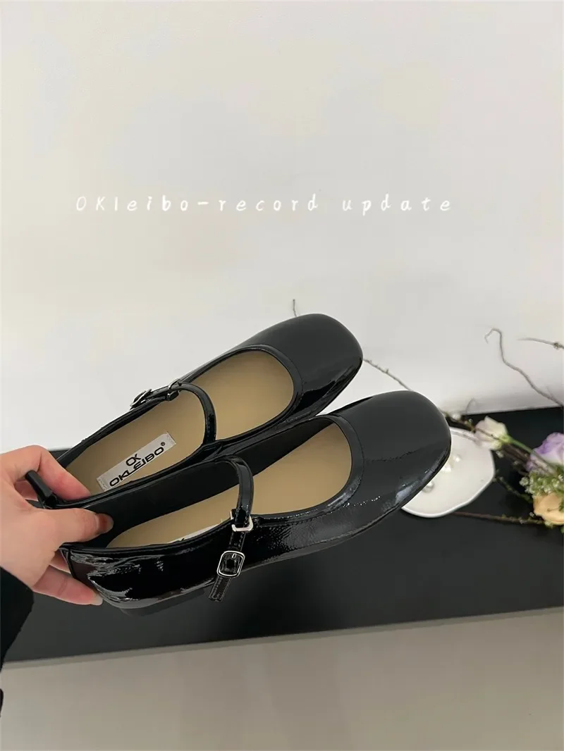 Brand Flat Bottom Mary Jane Women's Shoes French Retro One Line Buckle Red Women's Patent Leather Ballet Shoes Trend Size 33-44 3