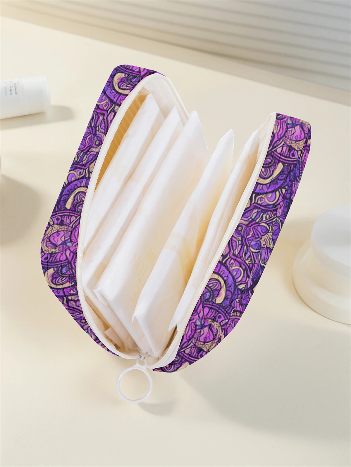 Ethnic style printed sanitary napkin storage bag, women's lightweight tissue bag, sanitary tissue bag