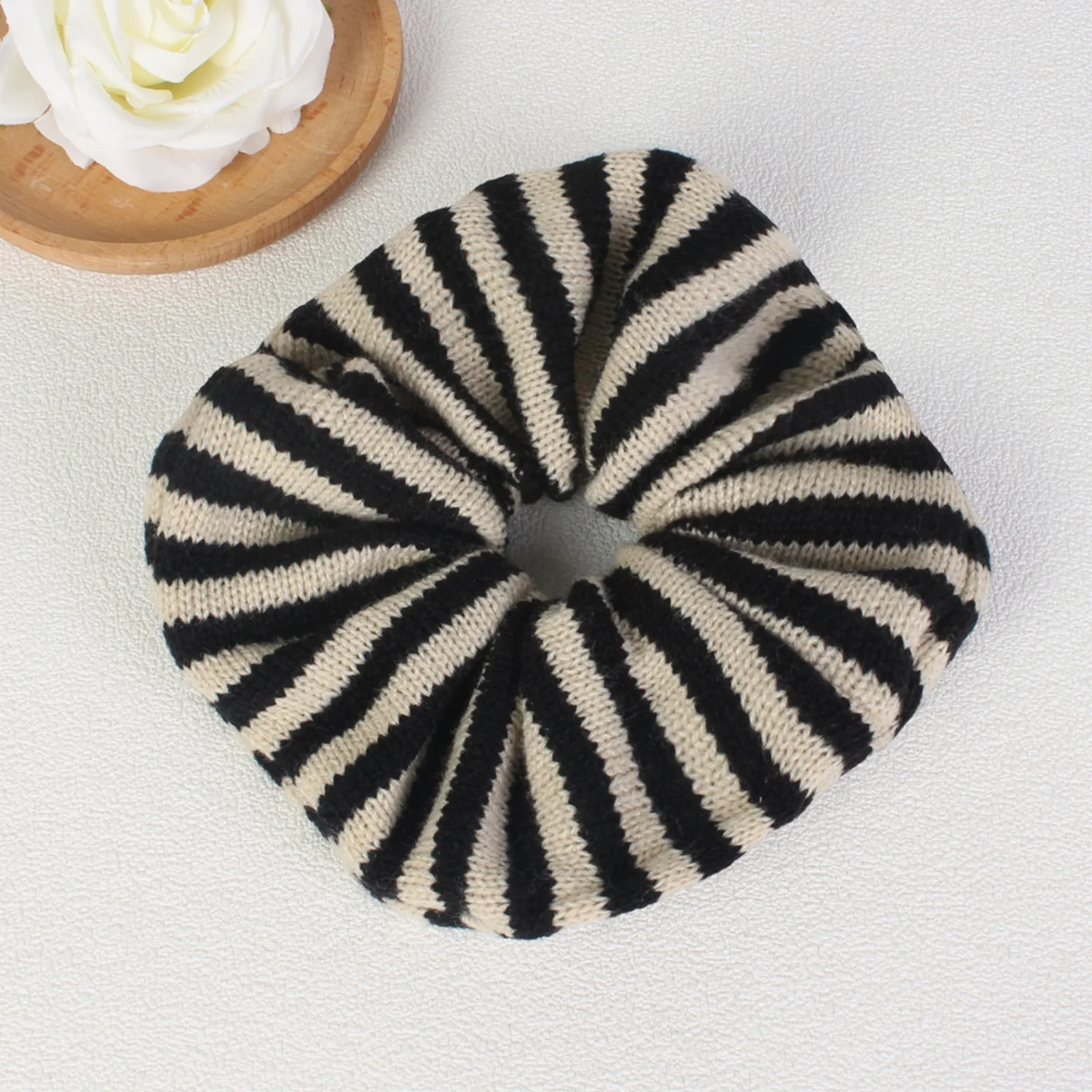 1PC Autumn Winter Fashion Striped Knitted Scrunchie Elastic Warm Knit Hair Tie, Essential Fall Winter Hairstyle Decor for Daily