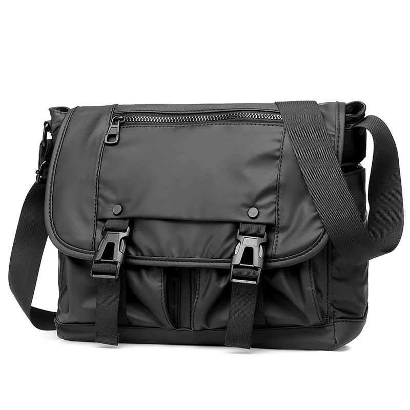 Sac Bandoulière Homme Nylon Imperméable Léger - Noir - Dimensions 33x25x13cm - 10 Poches - Sangle Réglable 40-72cm