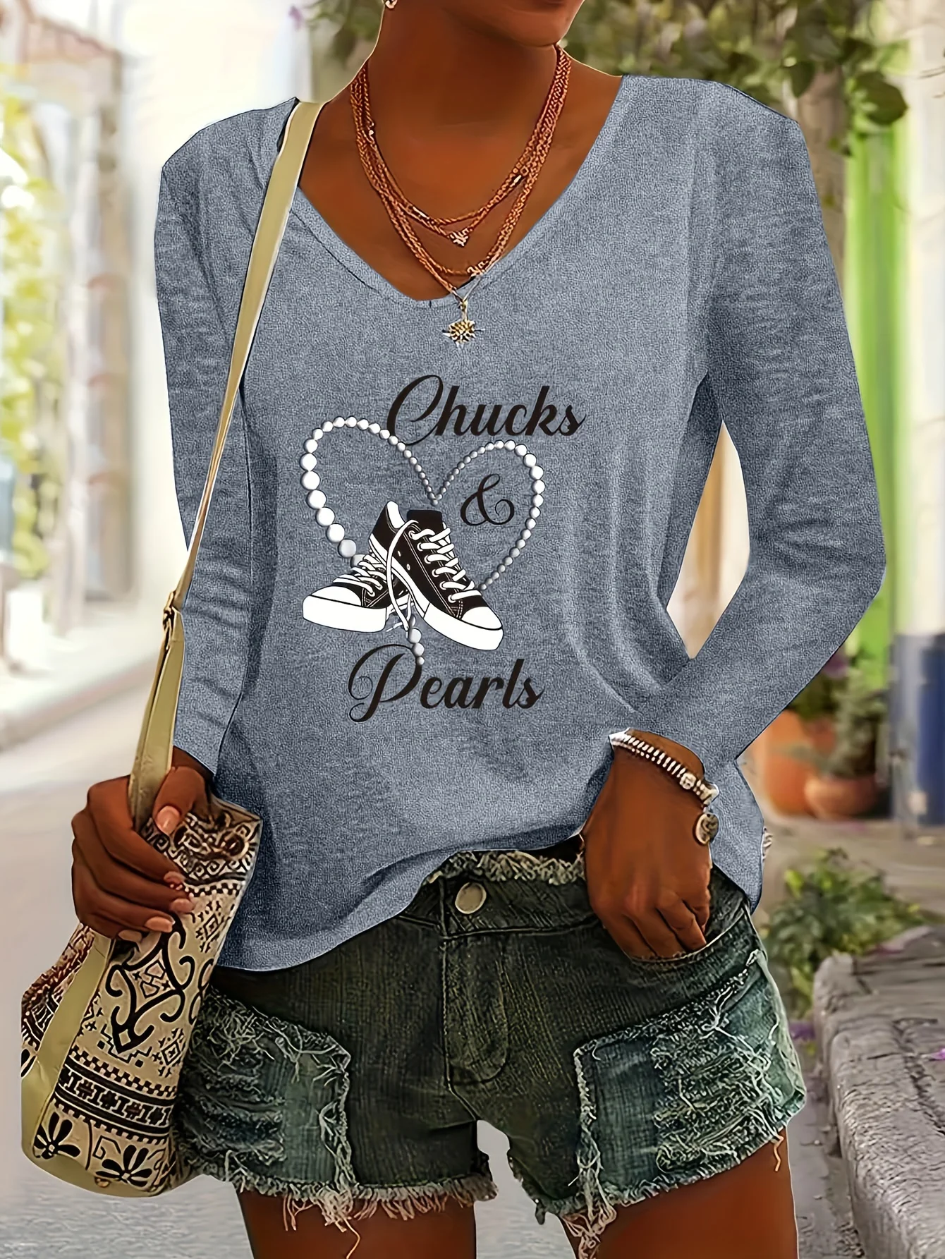 Plus size women's V-neck elegant casual style suitable for all seasons - view