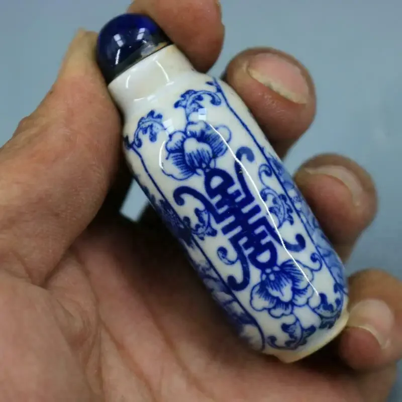 Chinese Blue and White Porcelain Qing Kangxi Mountain River Design Snuff Bottle 3