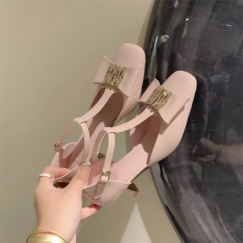 

Crystal Letter Leather Mary Janes Cover Heels Shallow Single Shoes Outdoor Women Shoes Spring Buckle Strap Zapatos Mujer
