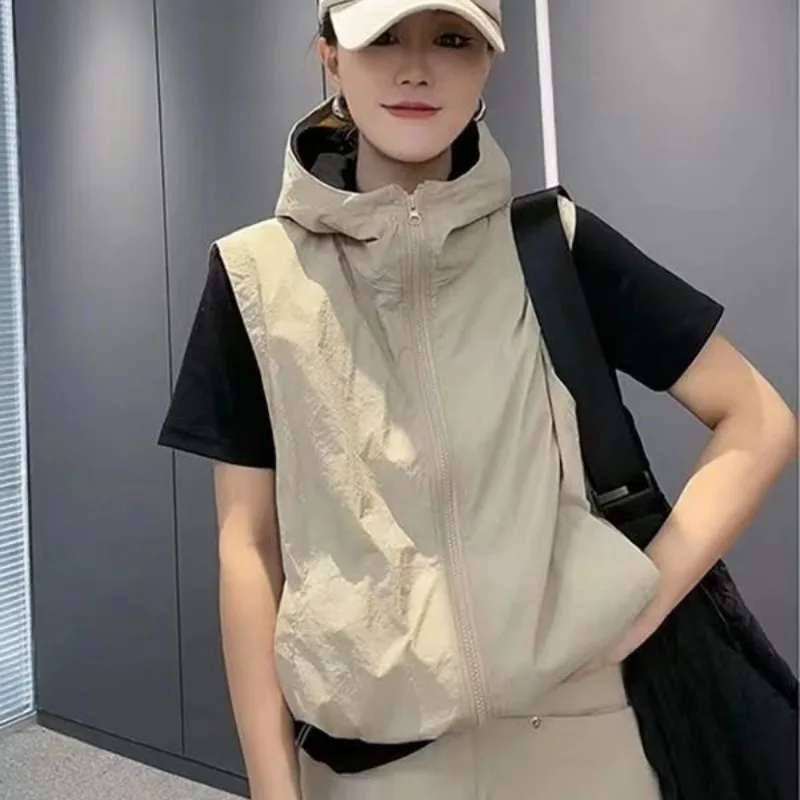 Summer New Sunscreen Vest Korean Version The Loose Big Yards Hooded Short Section Vest Thin Section Short Jacket Shoulders