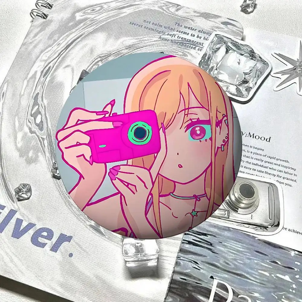 Anime M-My Dress Up Darling Abzeichen Weiche Anstecknadel aus Weißblech Metall-Brosche Individueller Schmuck Accessoires für Hut Tasche Revers – Detail 12