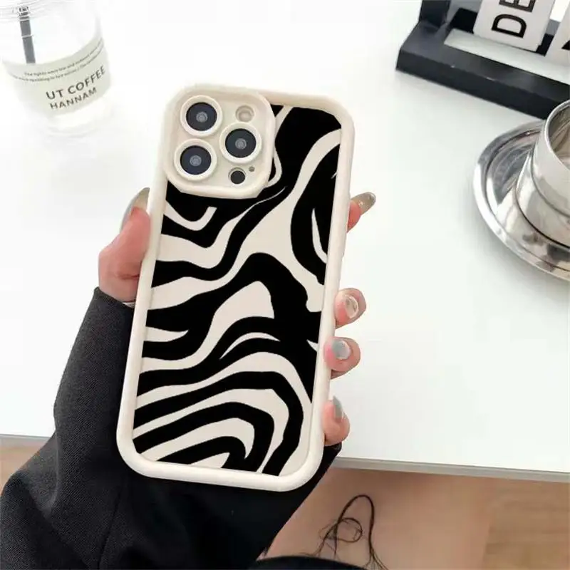 Luxury Retro Black Leopard Phone Case Cover