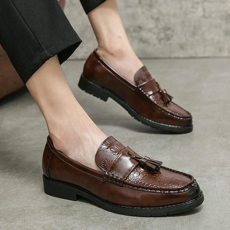 Wedding Leather Shoes for Men Slip On Loafers Tassels Leather Men&rsquo;s Dress Shoes Business Male British Style Formal leather shoes