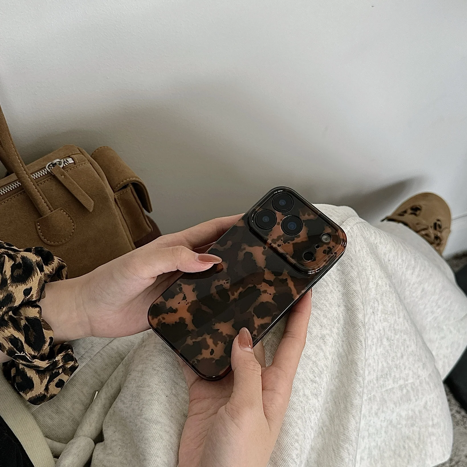 Retro Stylish Amber Color Lamber Pattern Glossy Phone Cover Case for iPhone 17 16 15 14 13 12 Pro Max Plus Air Image 36