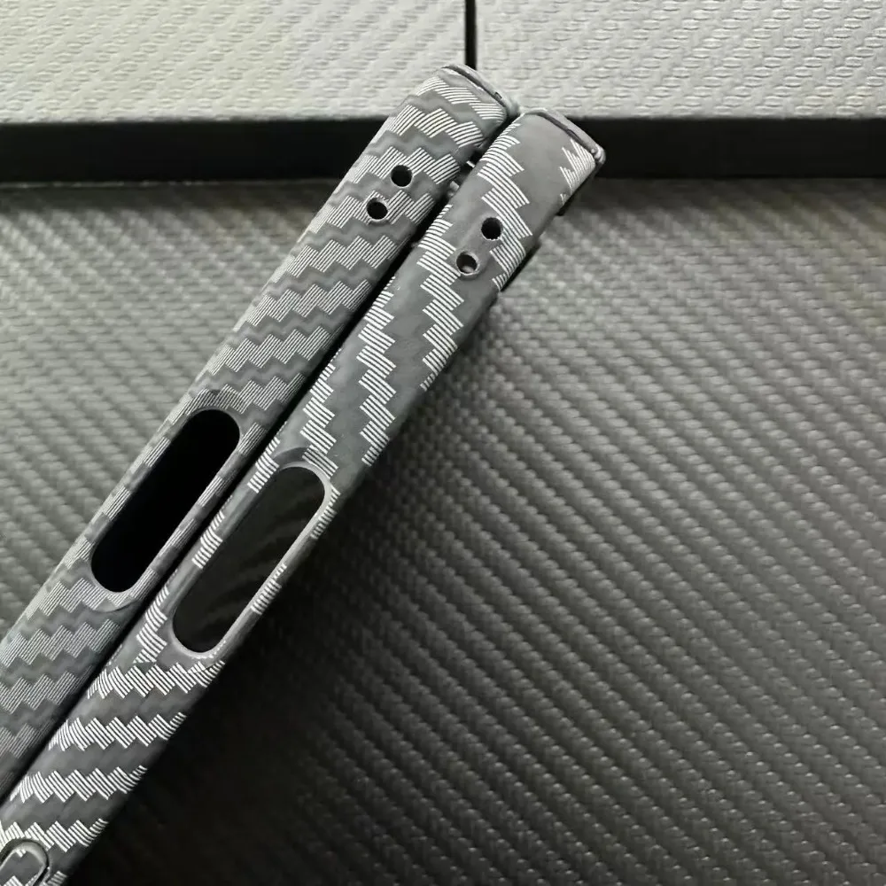 Dual-Color Carbon Fiber Pattern Anti-Drop Hard Case with Shockproof Bumper