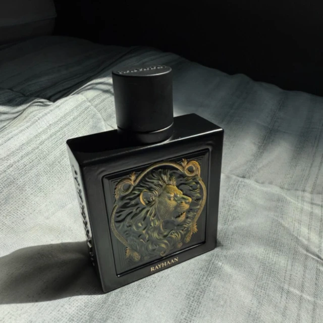 Eau de Parfum aromatique épicé durable pour hommes Parfum masculin chaud Parfum de luxe pour le travail quotidien, les rencontres et les Occasions spéciales 1