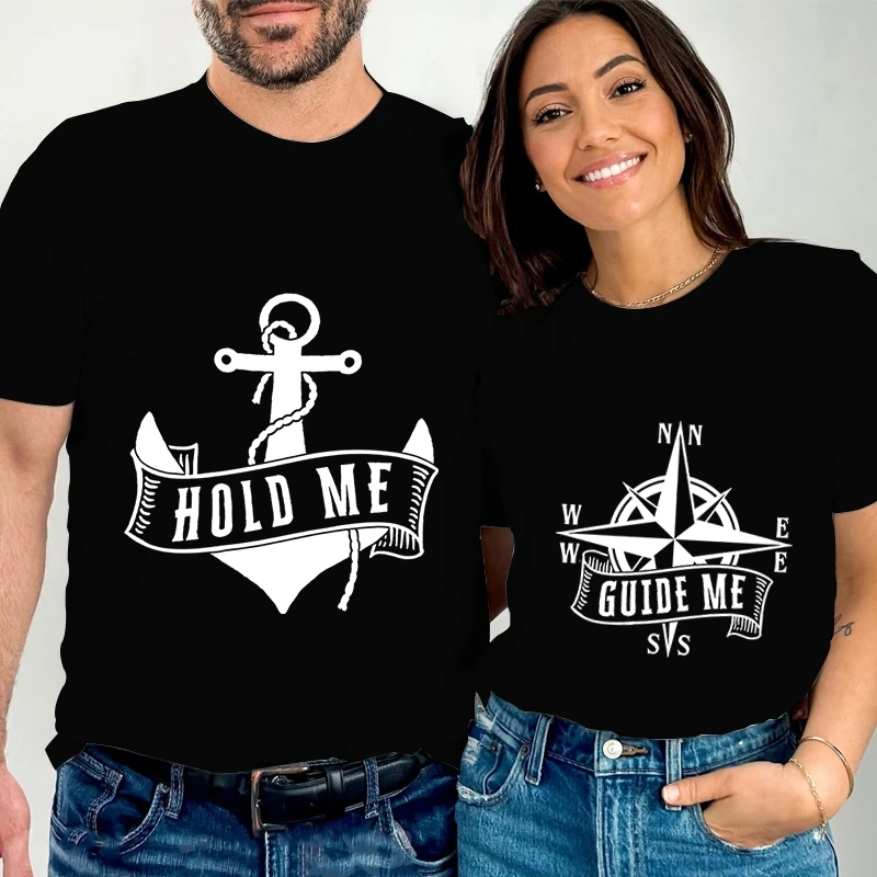 

Футболка с коротким рукавом для влюбленных с принтом «HOLD ME GUIDE ME»