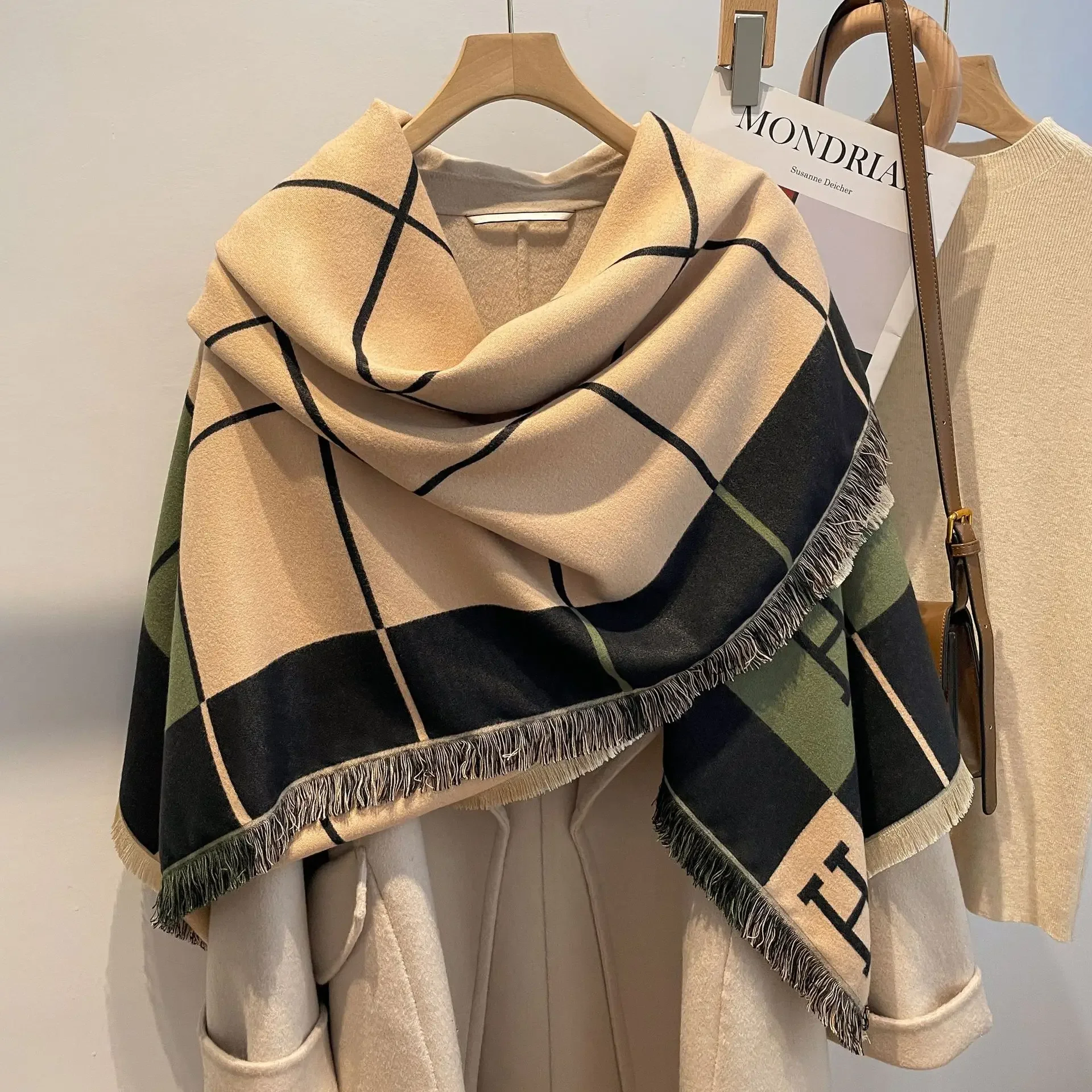 2024 Scarf Women Luxury Shawl Women Printed Letter Echarpes Warm Cashmere Foulard Bufanda Classic Surgical Scarf Plus Pashmina