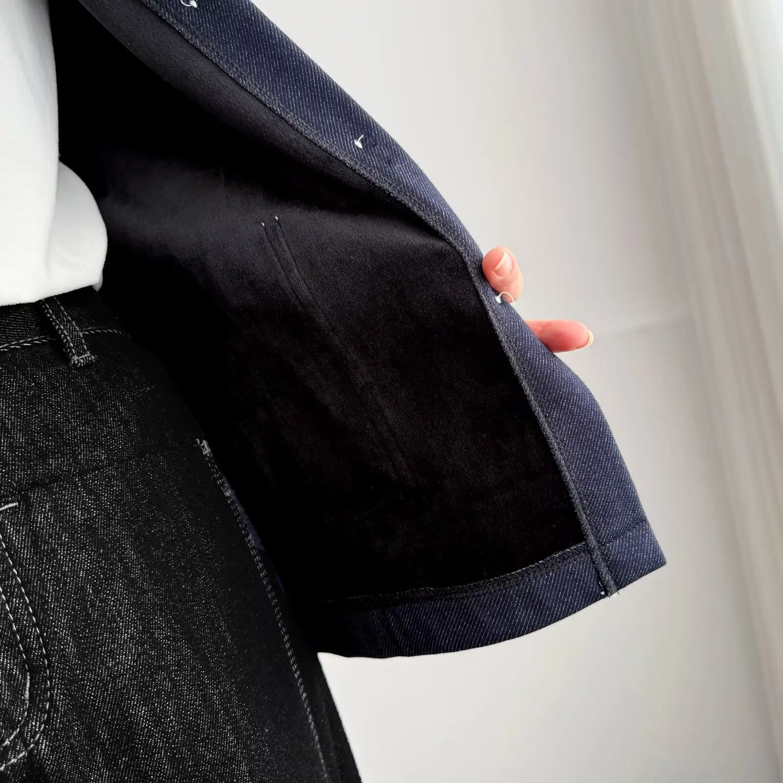 XXXXL Fashion Plus Size Women's Denim Jacket 2025 Autumn Winter New Style Simple Fleece And Thickened Warm Shirt Coat 980