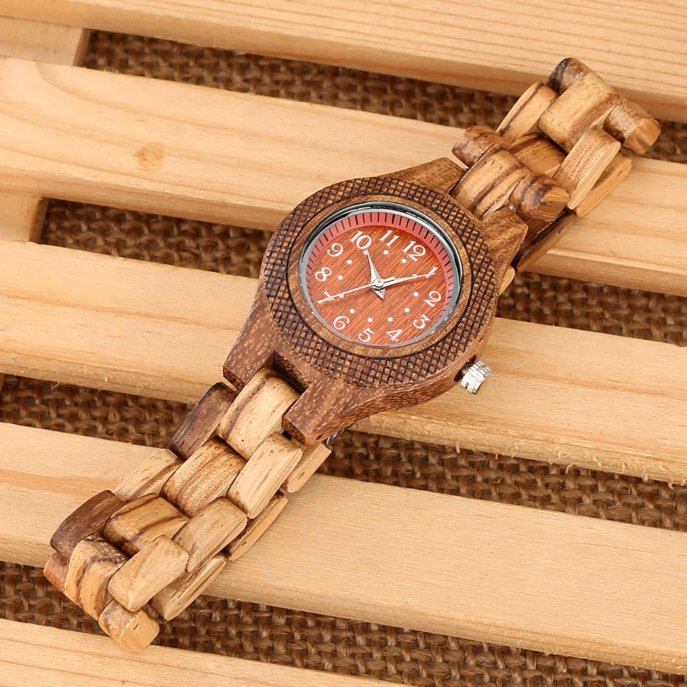 Puidust käekellad naistele | kujundav pilt e-kaubamaja pildikogust