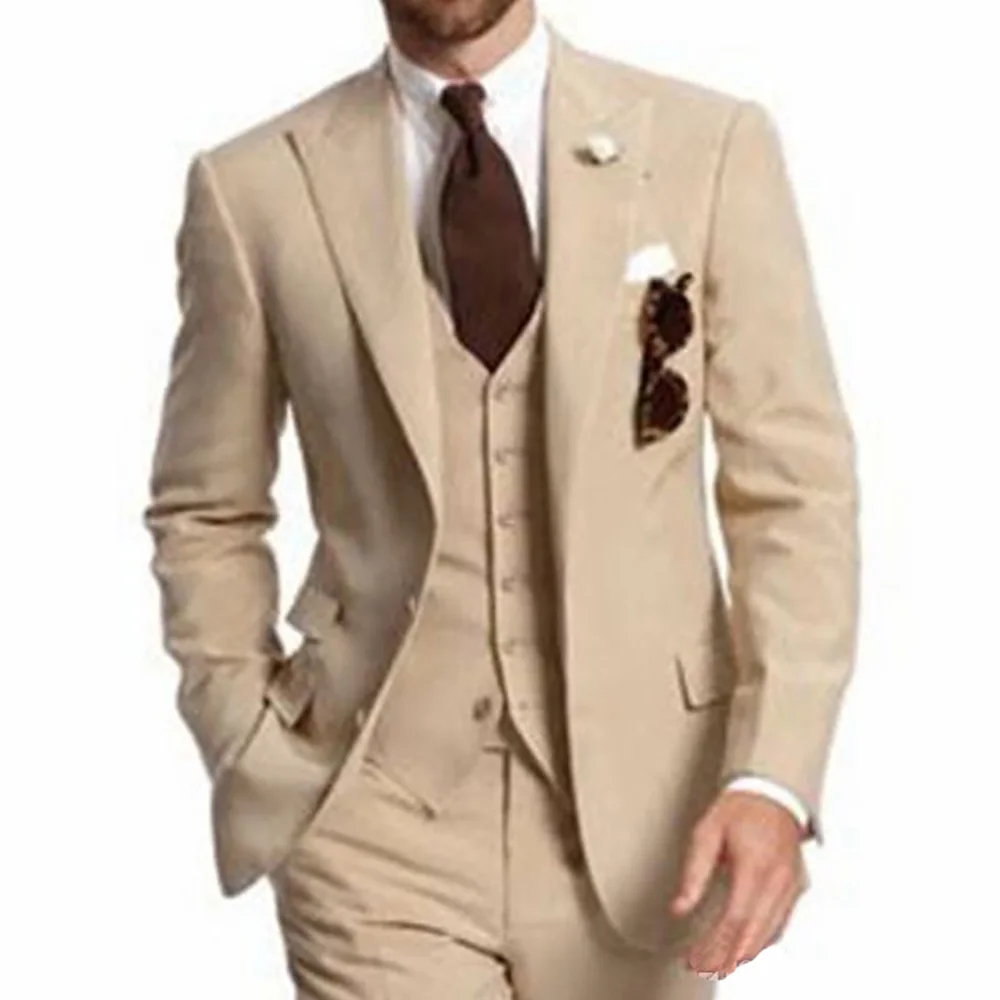 

2023 Latest Disfraces Hombre Beige Peaked Lapel Business Party Best Men Suits Custom Made Wedding Groom Tuxedos 3 Piece