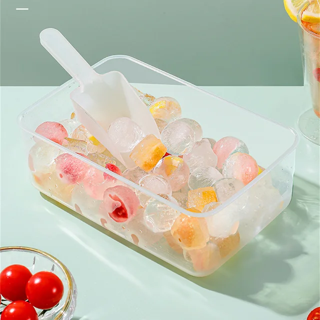 뚜껑이 달린 아이스 큐브 트레이: 주방 필수품