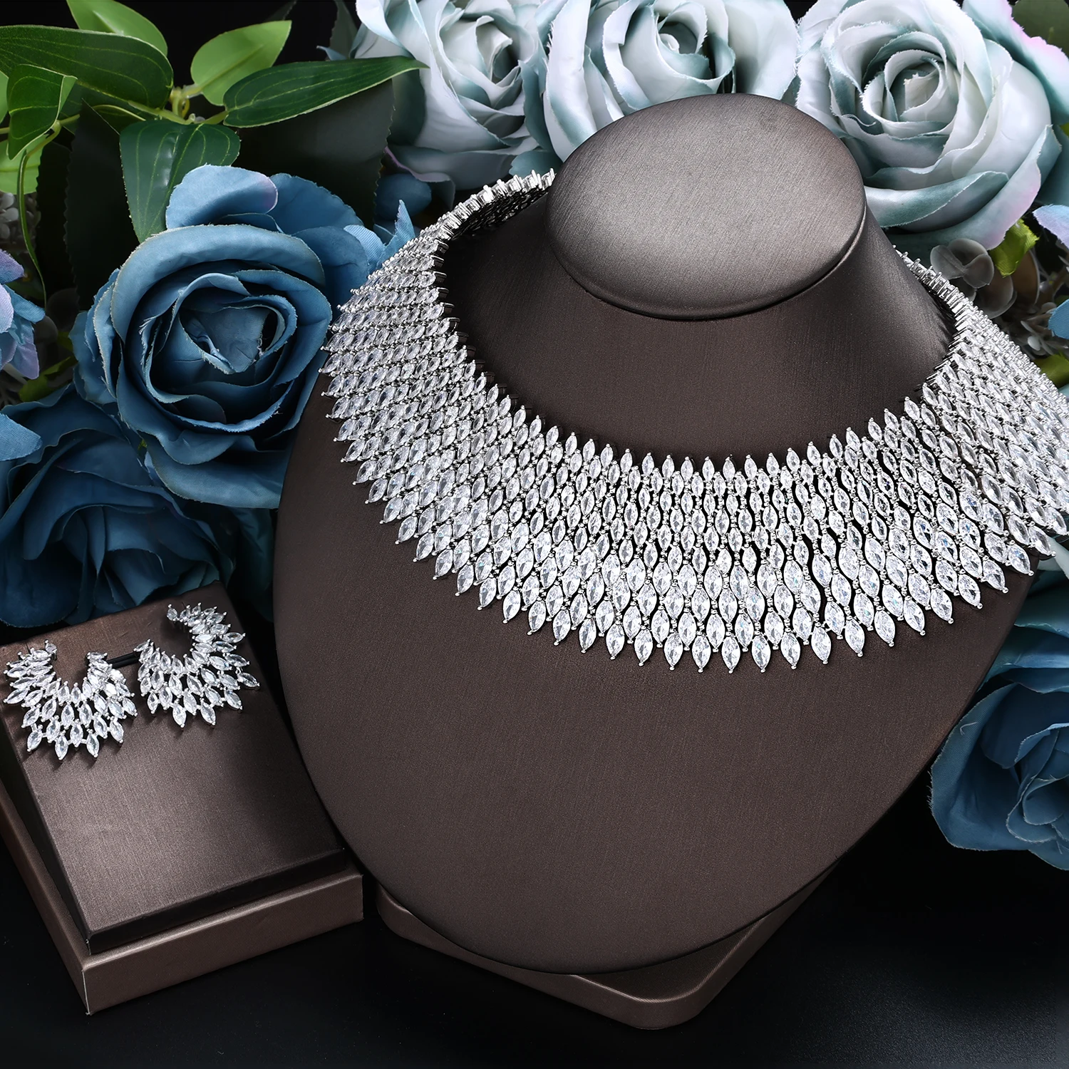 

Sparkling Cubic Zirconia 2 pcs Chocker Necklace Earrings Sets Women Bride Jewellery Heavy Luxury UAE Bridal Wedding Jewelry Sets