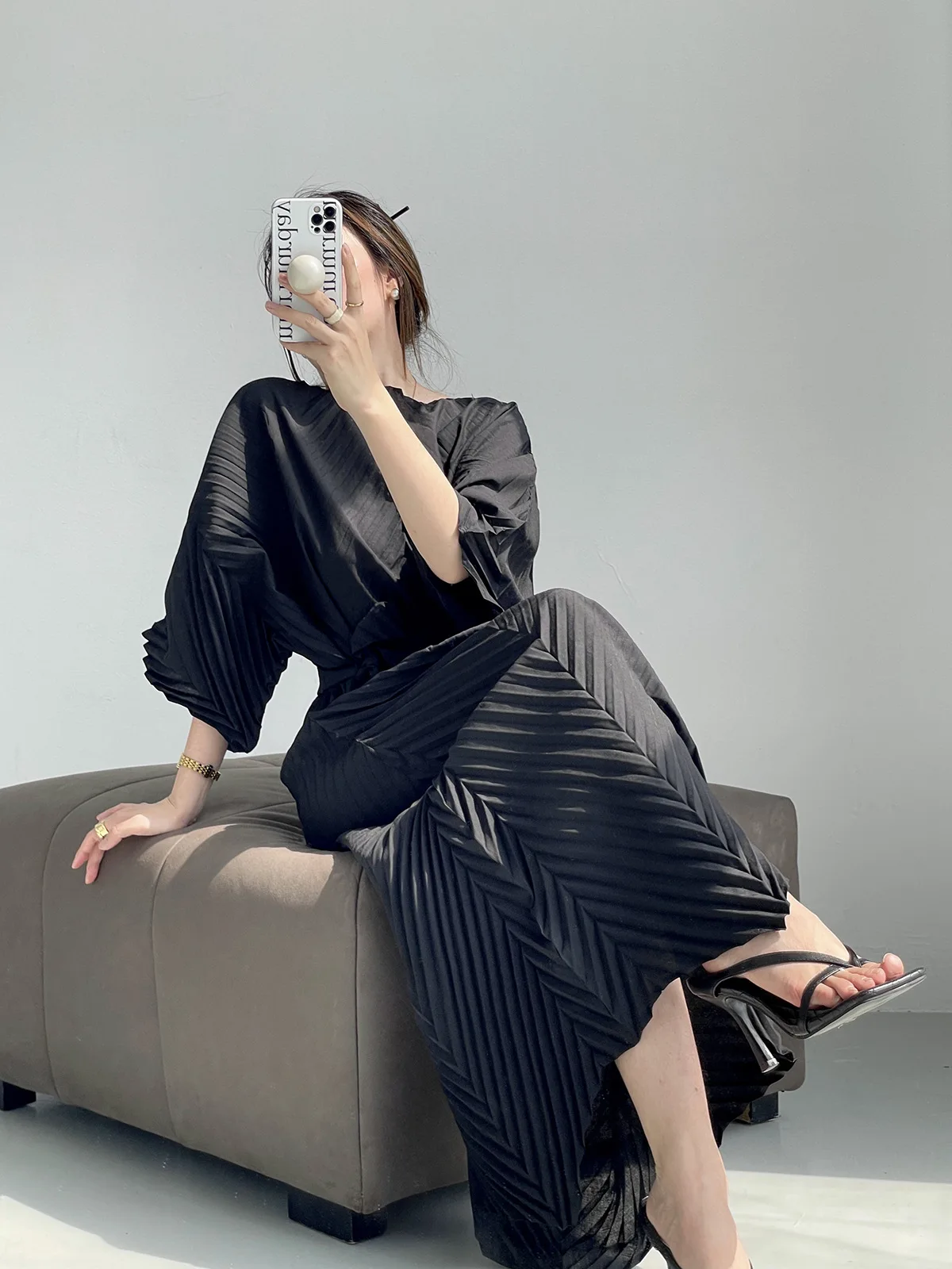 

Pleated 2023 Spring/Summer Dress loose sleeves solid color lace-up dress