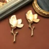 European and American vintage elegant magnolia flower brooch, three-dimensional flower brooch and pin, new trendy brooch clothin