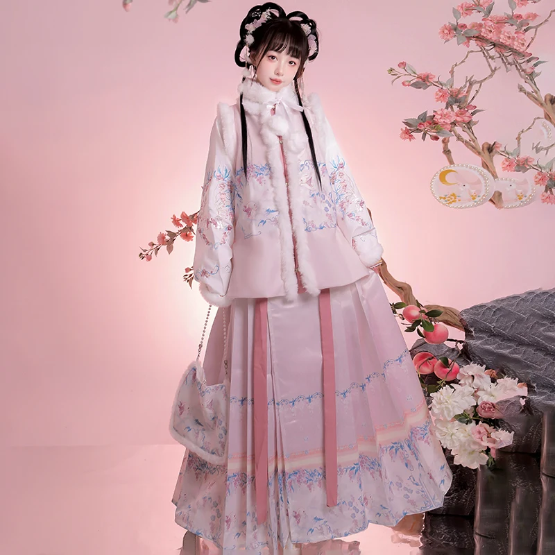 

2023 китайский новый год кролик зима ханьфу династия Мин Бия Китайская традиционная вышивка ханьфу костюм плюшевый Ma Mian