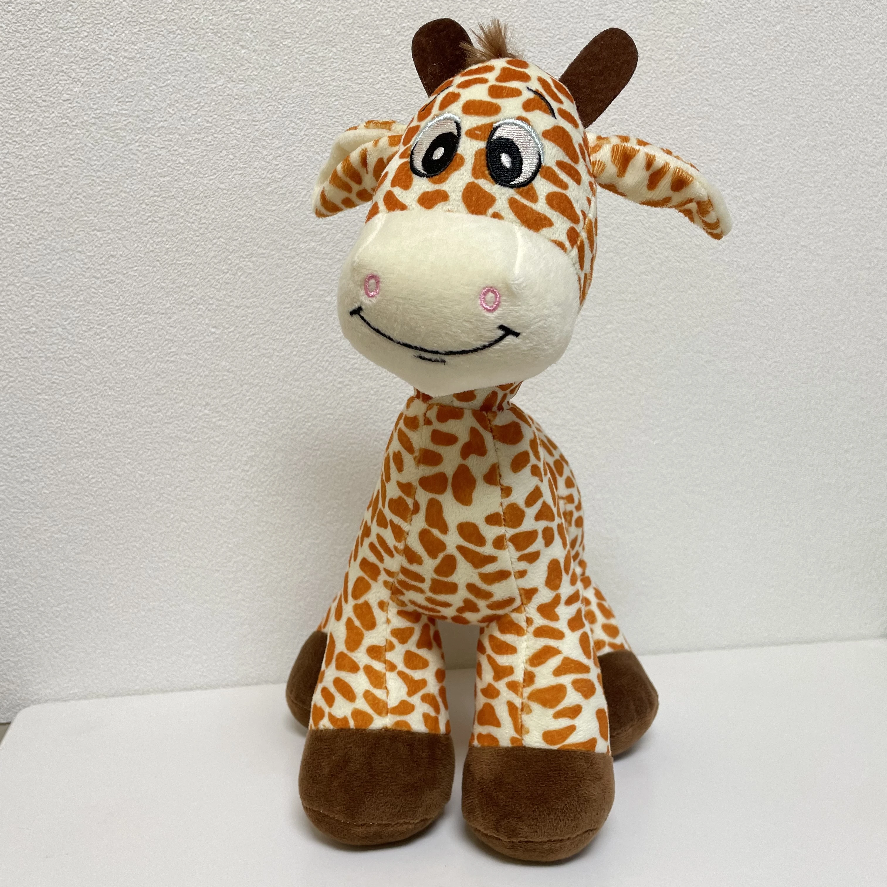 Lovelyl Giraffe Plush 1