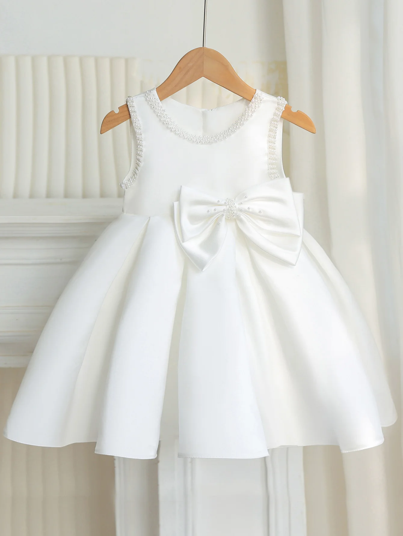 Taylor Elegant Beaded Formal Party Dress waist detail