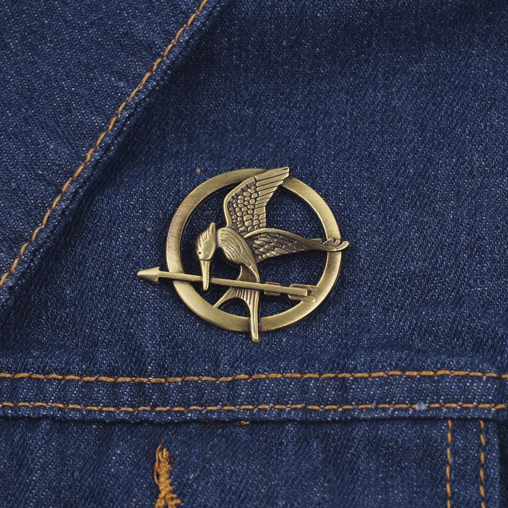Broches de filme The Hunger Game Mockingjay, emblemas de botão de metal  para bolsa, roupas, alfinetes de lapela, acessórios, brinquedos, presentes  - AliExpress, image size:1000x1000