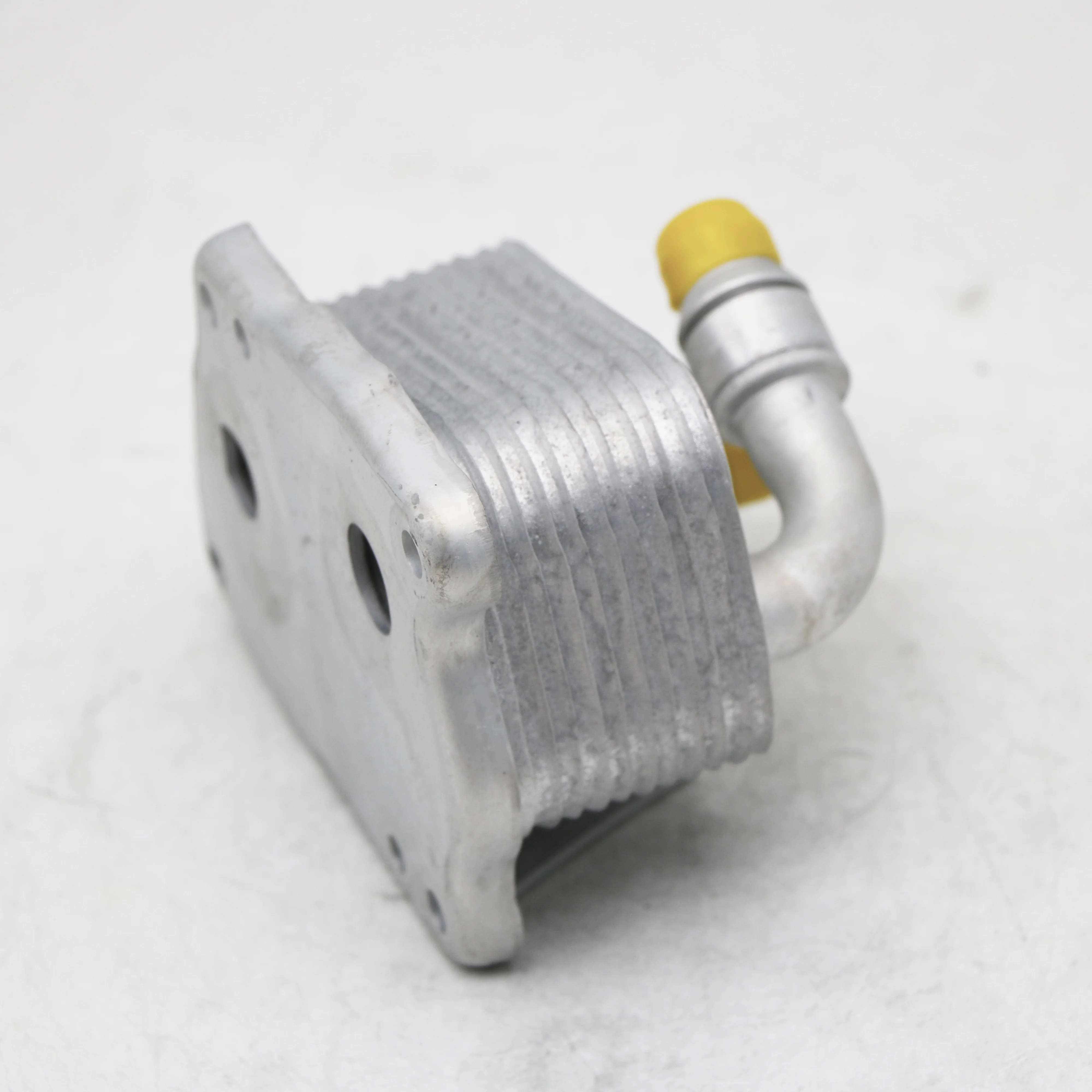 Car Engine Oil Cooler For BMW E46 E60 E81 E87 E90 316i 318i 318ci 318ti X3 Automobile Styling OE: 11 42 7 508 967 / 11427508967 oil cooler kit oil cooler gasket