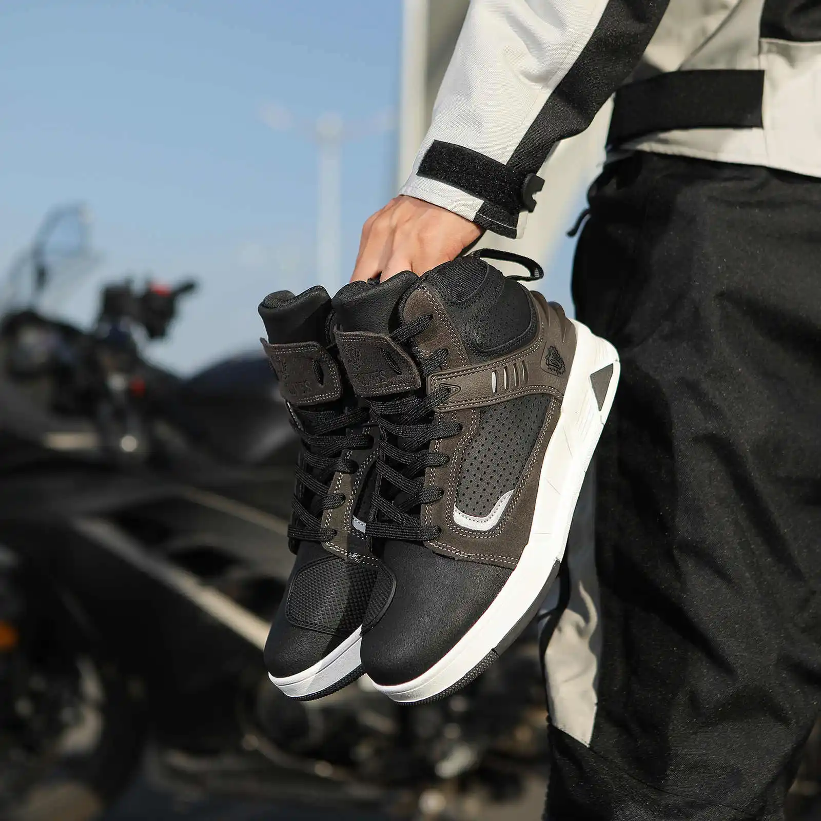 36-47 Motorcycle Boots Men Women Motorbike Riding Shoes Breathable Biker Boots Motorboats Motorcycle Shoes Bota