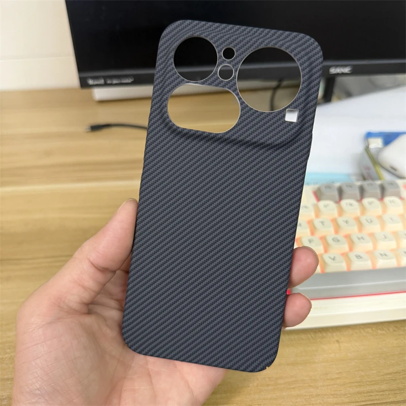 Magsafe Compatible Carbon Fiber Striped Slim Hard Phone Case