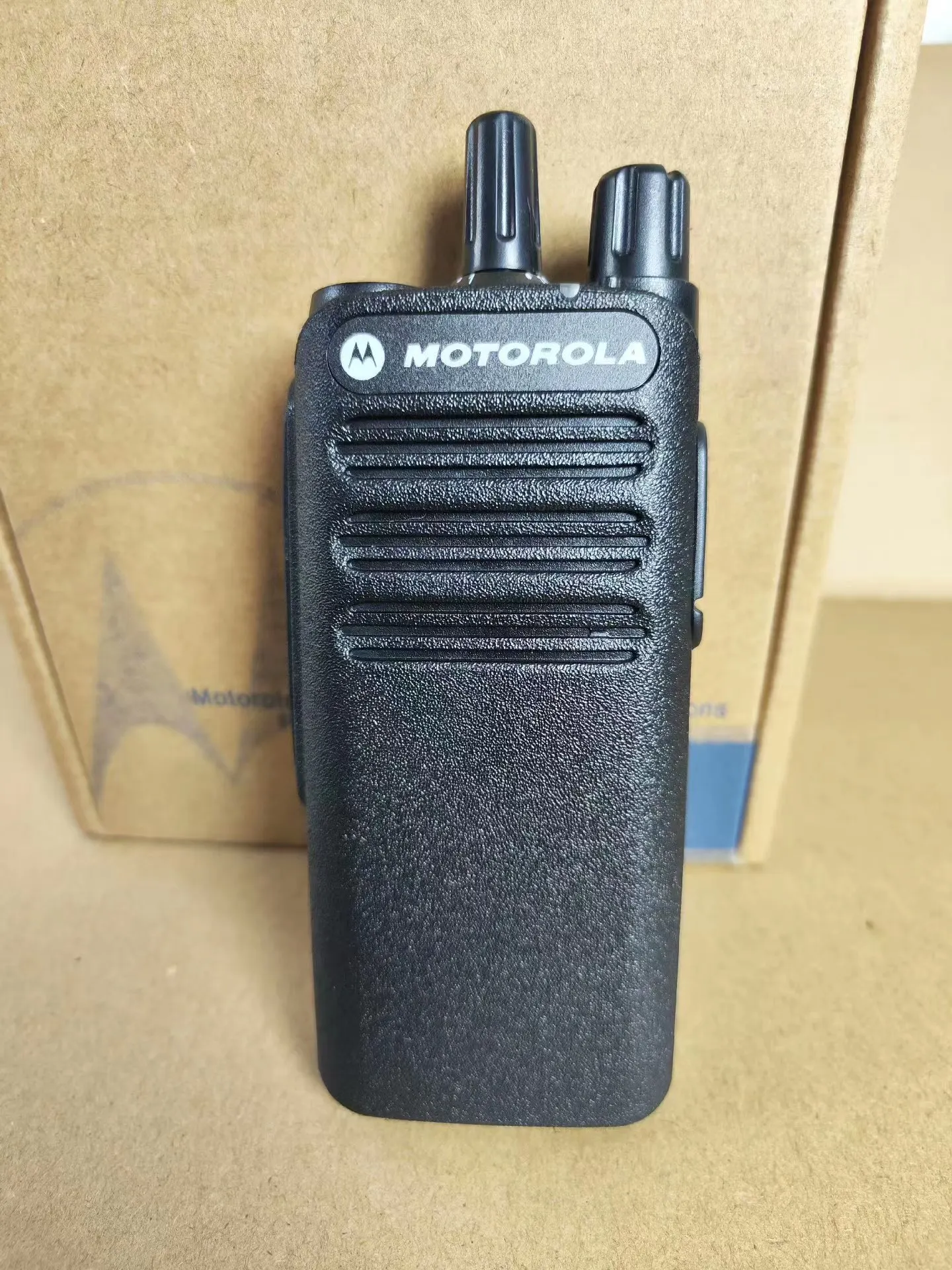 

Motorola C1200 Digital Walkie-Talkie, Motorola XIR C1200 Walkie-Talkie, High Power Outdoor Handheld Commercial Handstand, Origin