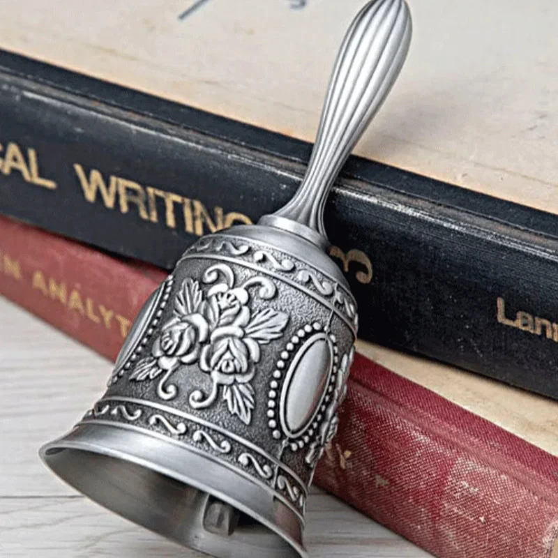European-style metal bells, bars, restaurants, counters, vegetable bells, garden wind chimes hand-cranked meal bells class bells