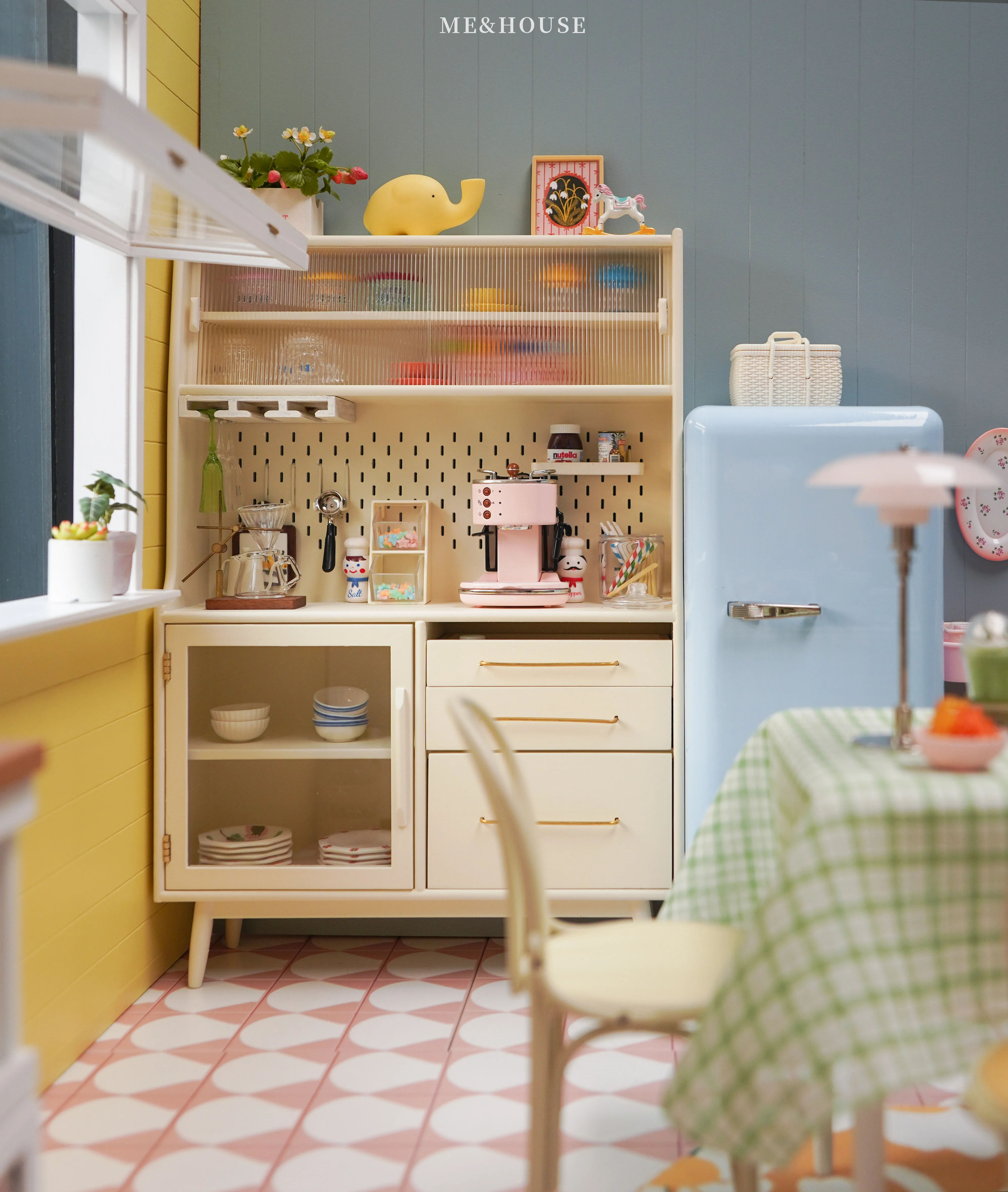 1/6 bjd ob11 miniature dollhouse furniture Mini model Red Cherry Narrow sideboard/Storage Cabinet 4
