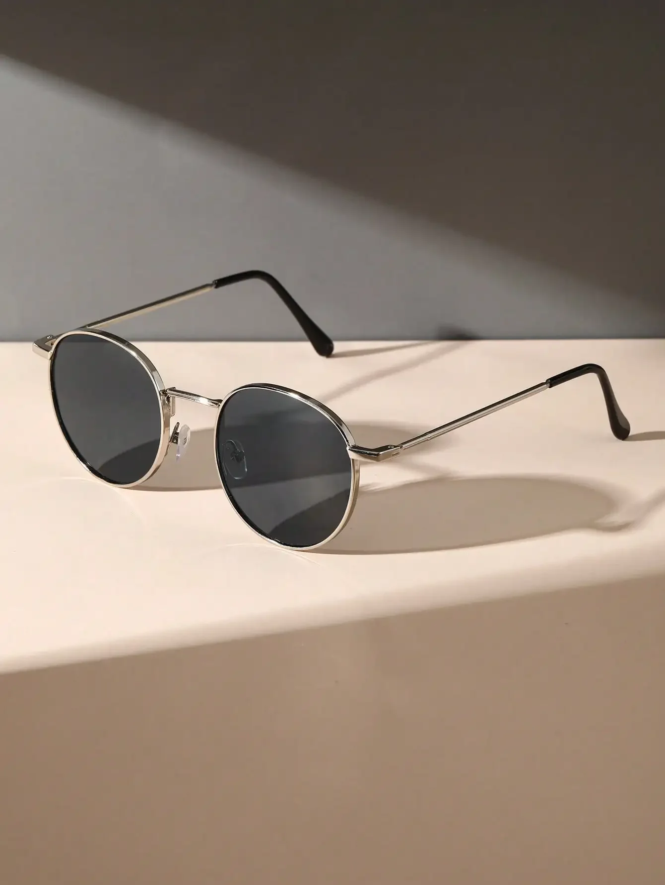 1PC Unisex Metal Round Frame Vintage Y2K Casual Sunglasses For Outdoor Daily Vacation Driving Clothing Accessories 4