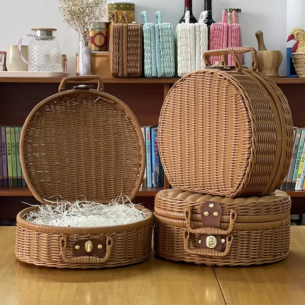 

Wicker Suitcase Dust-proof Portable Rattan Woven Portable Sundries Organizer Rattan Woven Suitcase for Travel Gift Suitcase