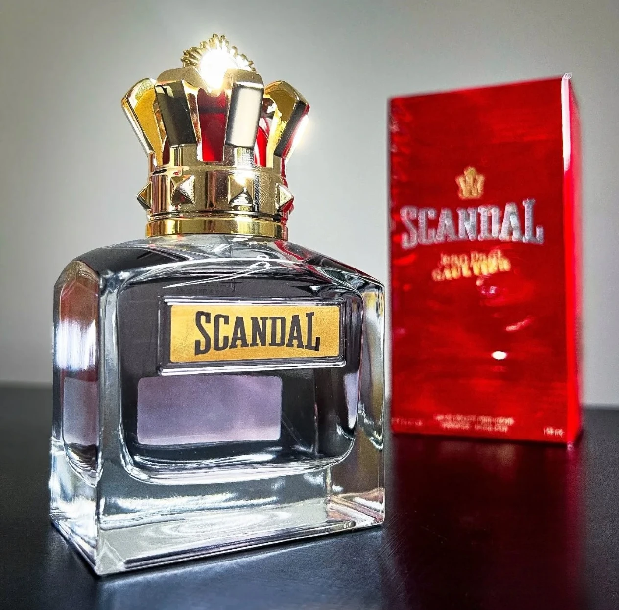 Gentleman Oud Perfume Bottle Design
