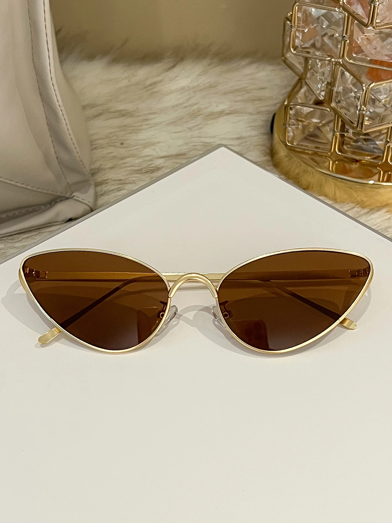 Modische Brille mit dreieckigem Rahmen, einzigartiges einfaches Design für Straßenfotografie und Autofahren, personalisierte Brillen – Detail 4