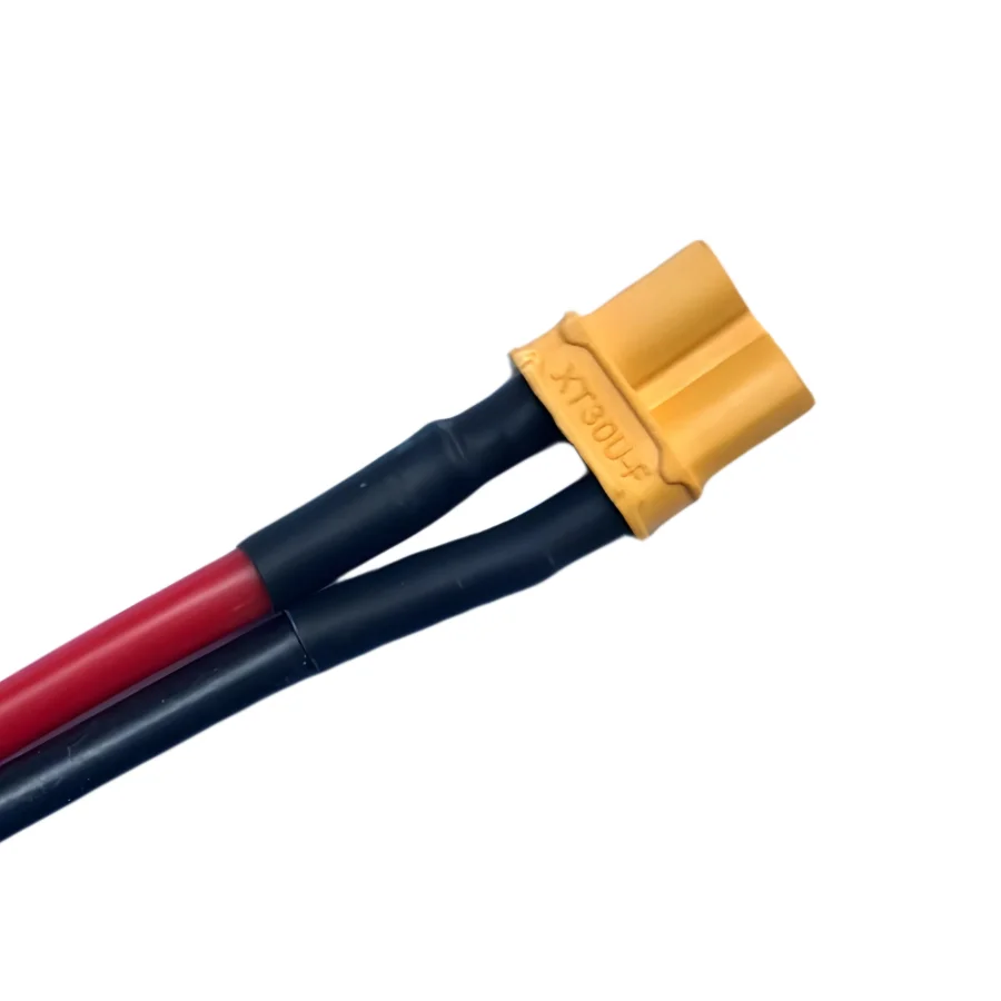 Lot de 10 connecteurs de batterie drone mâle et femelle, disposés en cercle, prêts à être utilisés pour réparation.