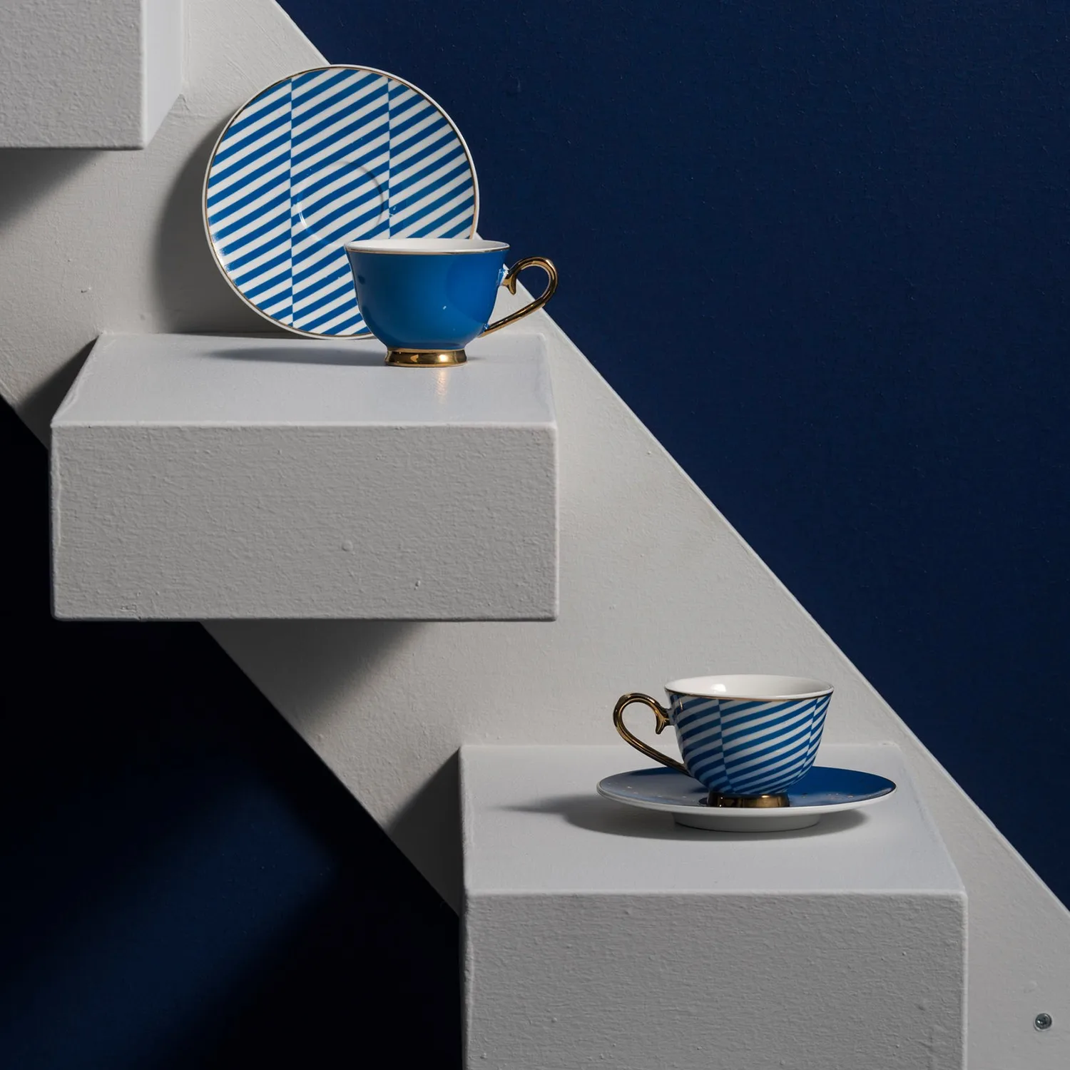 

Karaca Sailor 2 Personality Coffee Cup Pad Modern Asymmetrical Cartoon Pattern Blue Gold Blend Wide Round Brim Design