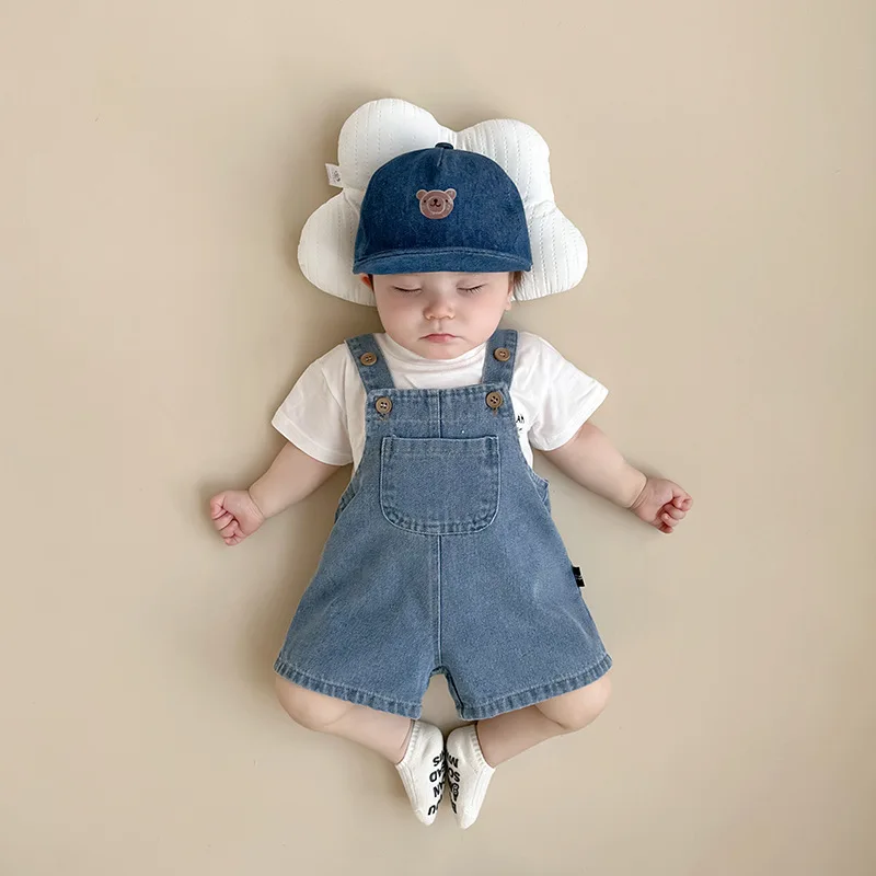 

2024 Summer New Baby Overalls Set Infant Boy Girl Sleeveless Denim Strap Shorts + Letter Print T Shirt 2pcs Suit Toddler Outfits